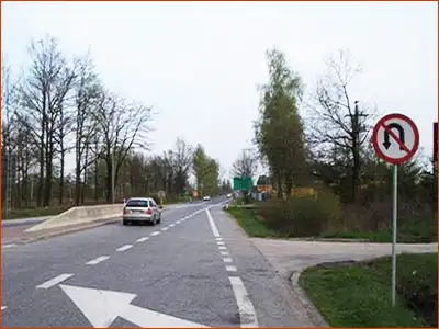 znak B-23 i F-7 zakaz zawracania z informacją jak można z tego wybrnąć
