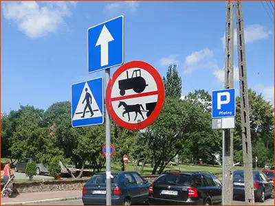 znak łączony B-6 z B-8 ograniczenie dla pojazdów mogących tamować ruch
