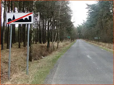 znak D-43 koniec obszaru zabudowanego