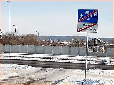 znak D-47 i D-41 na pewno trzeba teraz włączyć się do ruchu