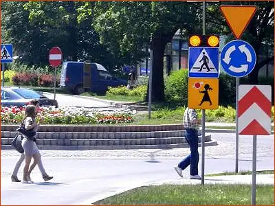 znak D-6 i T-27 znaki plus dodatkowa sygnalizacja świetlna - tutaj trzeba naprawdę uważać