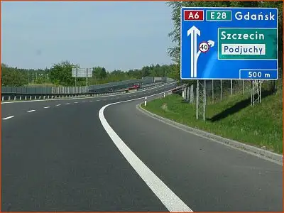 tablica E-1a tablica informująca o zjeździe na autostradzie