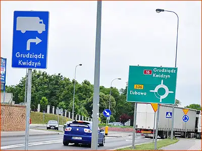 znak F-12 i E-1 samochody ciężarowe mają nakaz jazdy