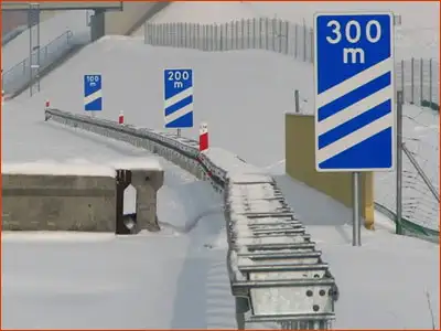 znak F-14a odległości przed pasem wyłączenia na autostradzie