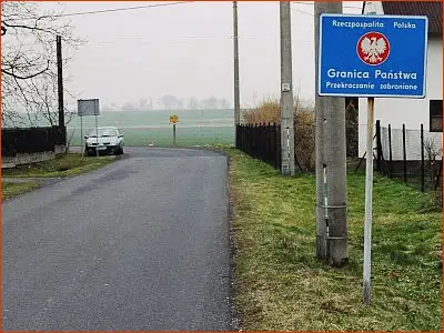 znak F-2 granica państwa - przekraczanie zabronione