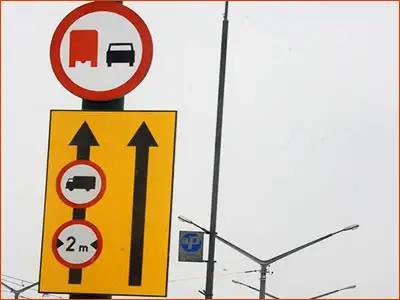na lewym pasie wprowadzone ograniczenia