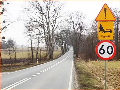 tabliczka T-14 i znak A-30 częste zderzenia samochodów - najechanie od tyłu