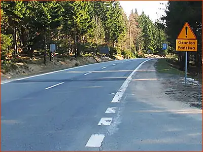 tabliczka T-17 i znak A-30 dojeżdżasz do granicy państwa