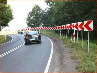 tablica U-3 zakręt jest wyjątkowo niebezpieczny